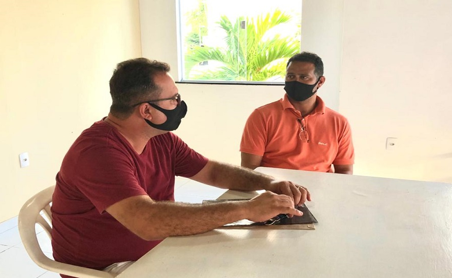 Vereador Byron recebe demandas do presidente da Associação de Moradores do Residencial Estrelas do Mar