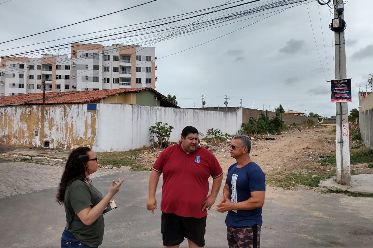 Vereador Cabo Didi faz ronda no Conjunto Horto do Carvalho