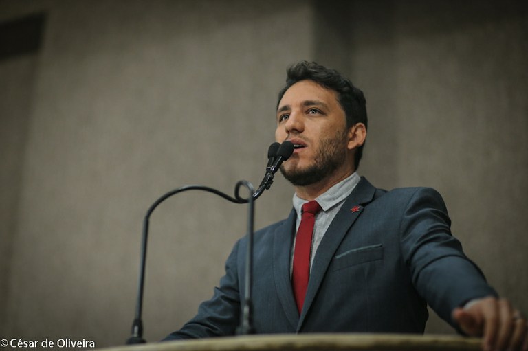 Vereador Camilo defende a soberania nacional contra as privatizações