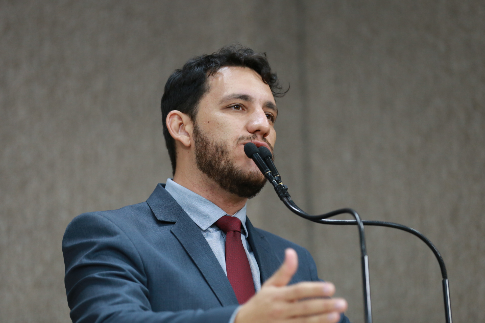 Vereador Camilo defende direito à água e ao saneamento básico