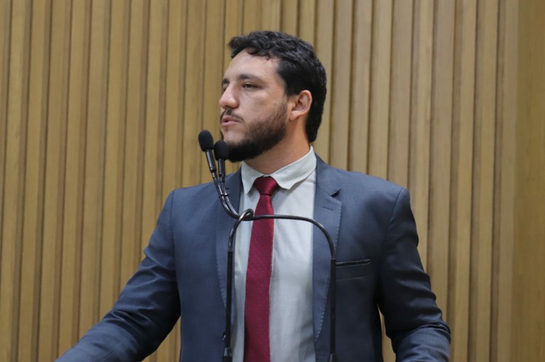 Vereador Camilo trabalha pela derrubada do veto da prefeita Emília Corrêa