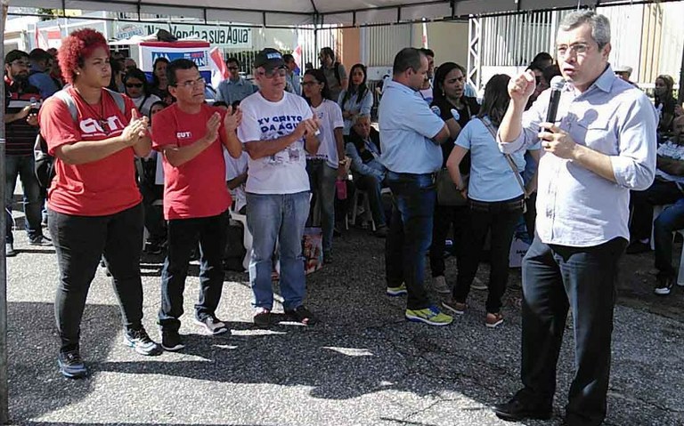 Vereador Iran apoia ato contra privatização da Deso