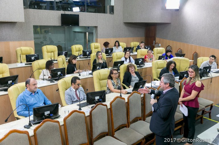Vereador Iran Barbosa discute funcionamento de Frente Parlamentar