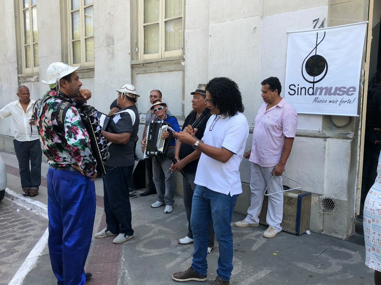 Vereador Iran Barbosa presta solidariedade aos músicos sergipanos