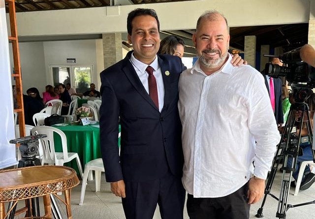 Vereador Isac celebra a posse da nova diretoria e o Dia do Médico