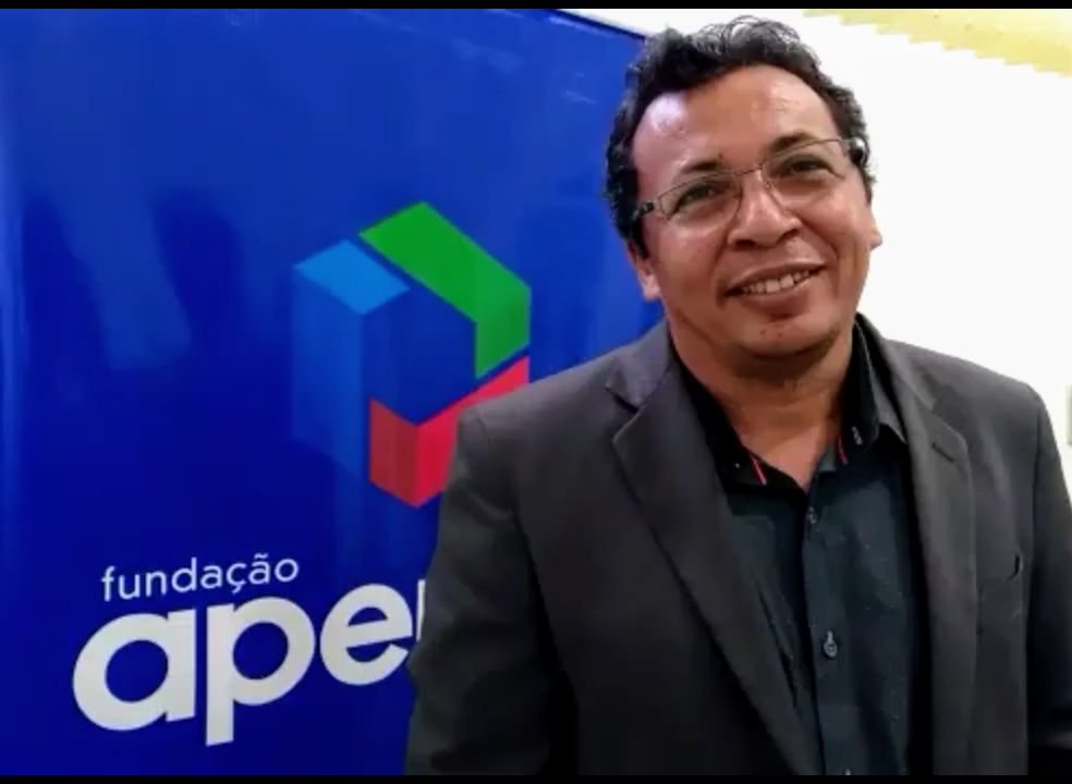 Vereador Isac concede título de cidadão aracajuano ao comunicador Givaldo Ricardo