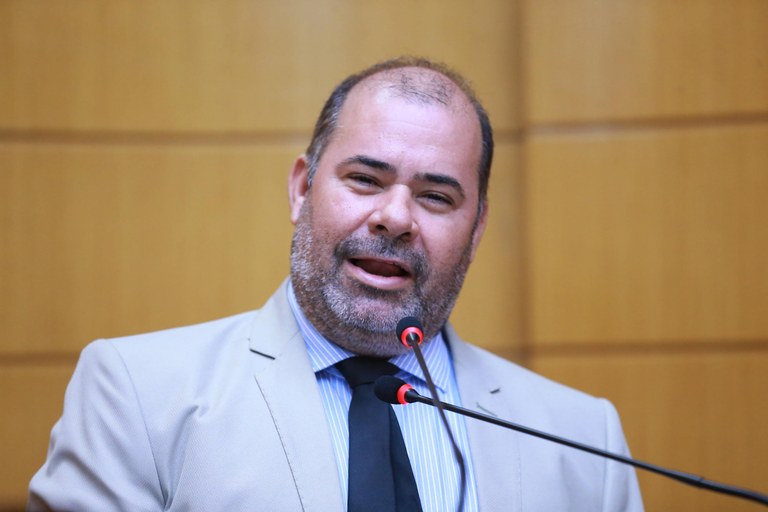 Vereador Isac critica Jair Bolsonaro que acusa fraude no processo eleitoral que o elegeu