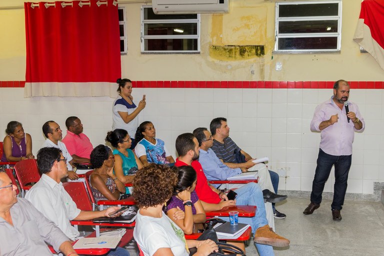 Vereador Isac participa de audiência pública sobre a recuperação da orla do bairro Industrial