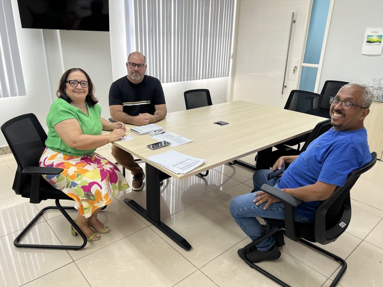 Vereador Isac participa de reunião com secretária de Educação para discutir vagas em escolas e creches de Aracaju 