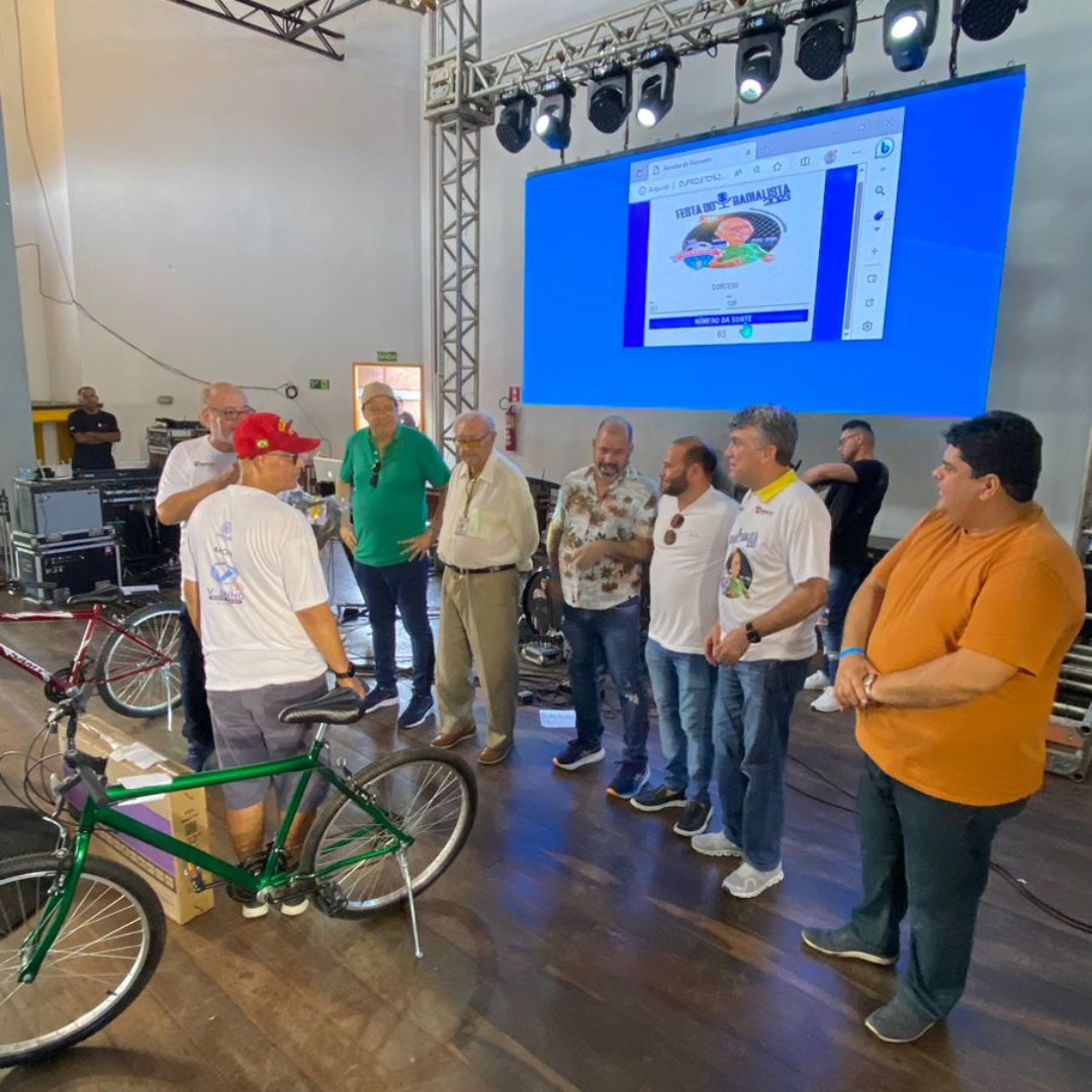 Vereador Isac prestigia festa dos radialistas em Aracaju