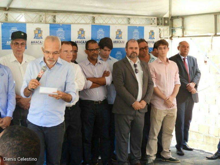 Vereador Isac prestigia solenidade de obra no Moema Meire