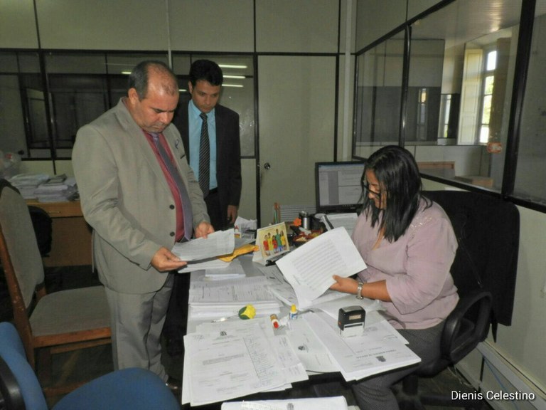 Vereador Isac protocola requerimento para instalar a CPI da Saúde