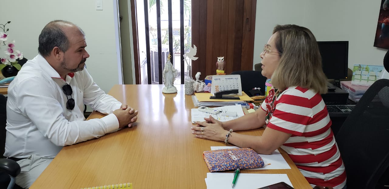 Isac se reúne com secretária municipal da educação para tratar de escolas que estão fechadas em bairros da capital