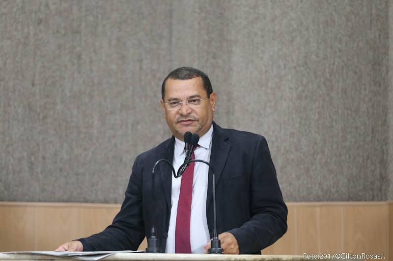 Vereador Juvêncio Oliveira parabeniza ações no bairro Santos Dumont