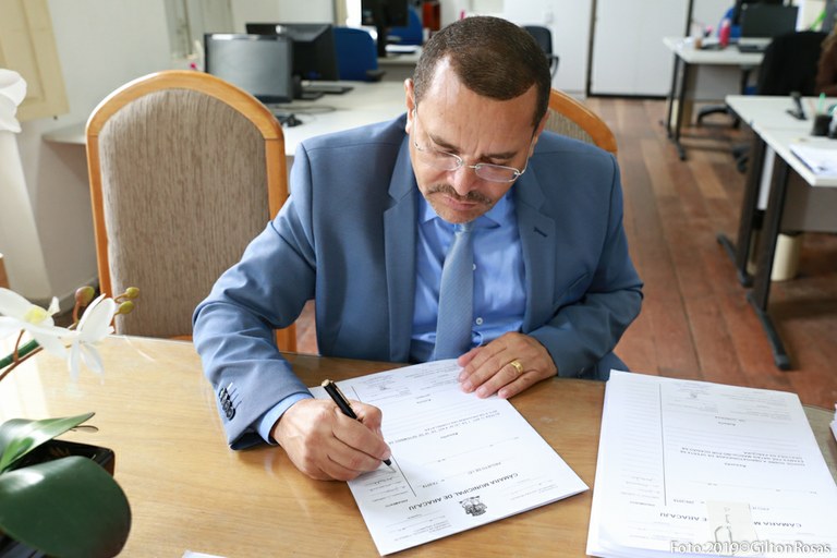 Vereador Juvêncio Oliveira solicita à Emurb melhorias para o Bairro Industrial 