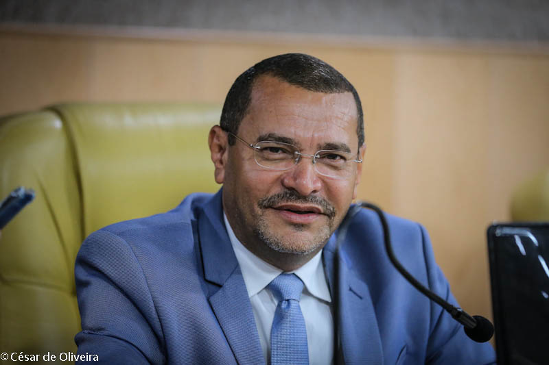 Vereador Juvêncio Oliveira solicita reforma do terminal do Conjunto Augusto Franco