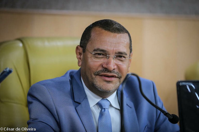 Vereador Juvêncio Oliveira solicita reforma do terminal do Conjunto Augusto Franco