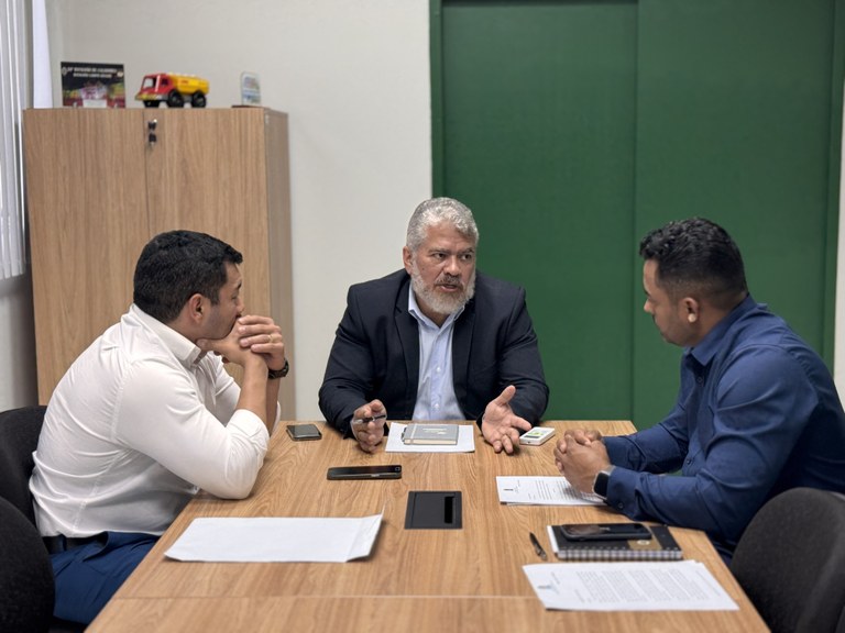 Vereador Levi Oliveira apresenta propostas à SMTT para melhorar a mobilidade urbana de Aracaju 