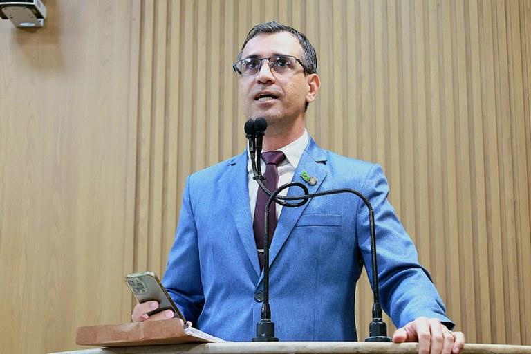 Vereador Lúcio Flávio celebra derrubada definitiva do projeto da loteria municipal