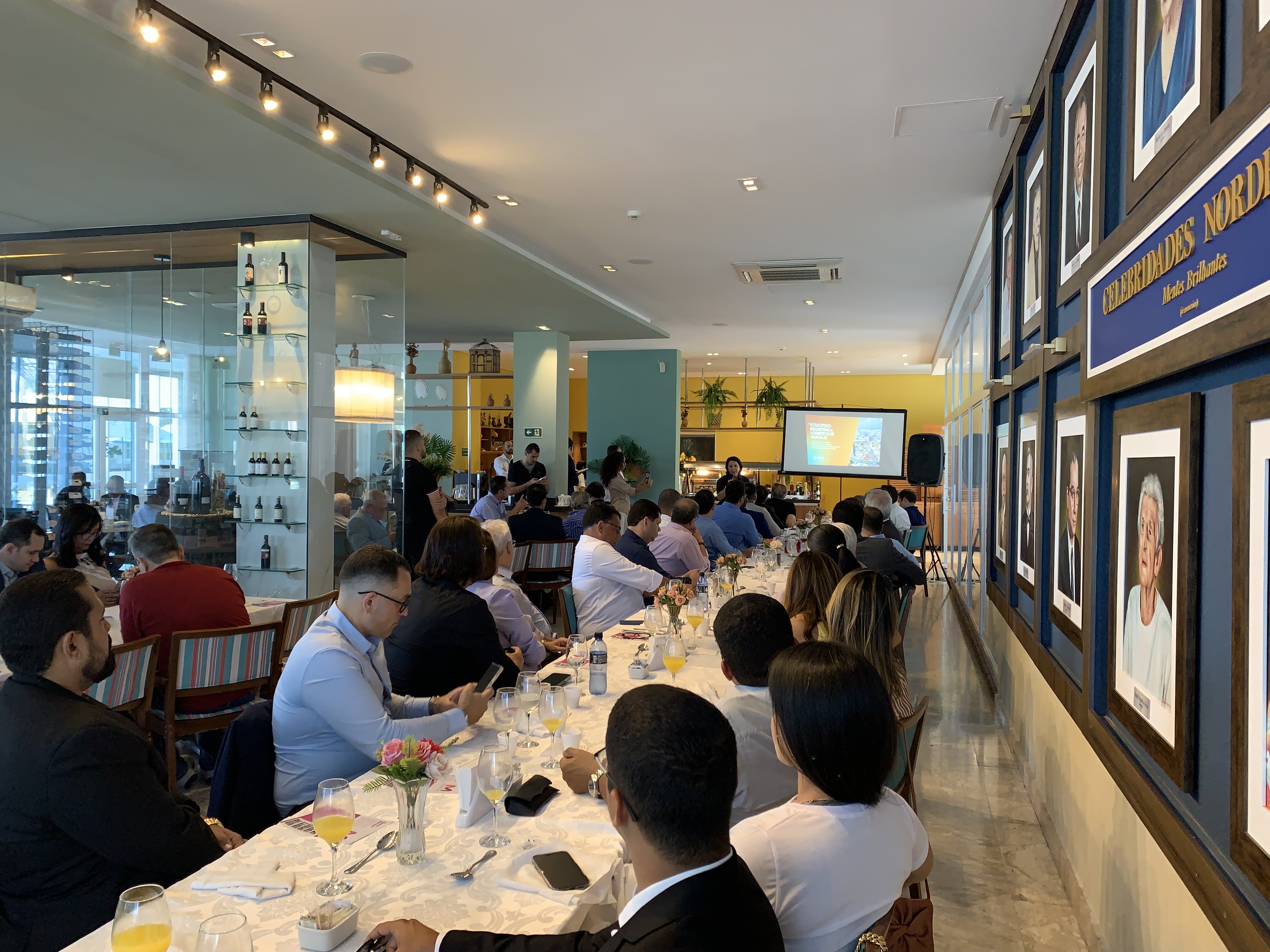 Vereador Lúcio Flávio participa de almoço de empresários com a prefeita Emília Corrêa