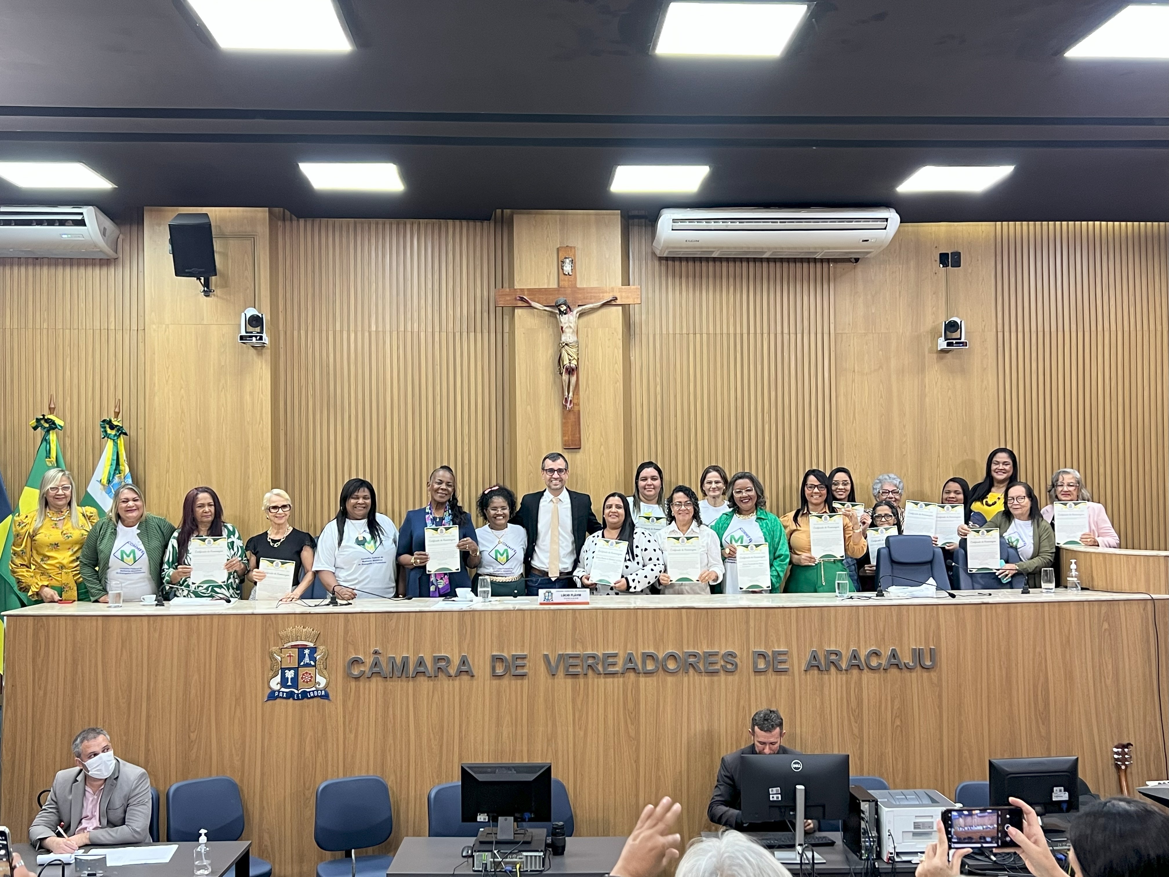 Vereador Lúcio Flávio realiza sessão em alusão ao Dia Da Pastora Evangélica na CMA 