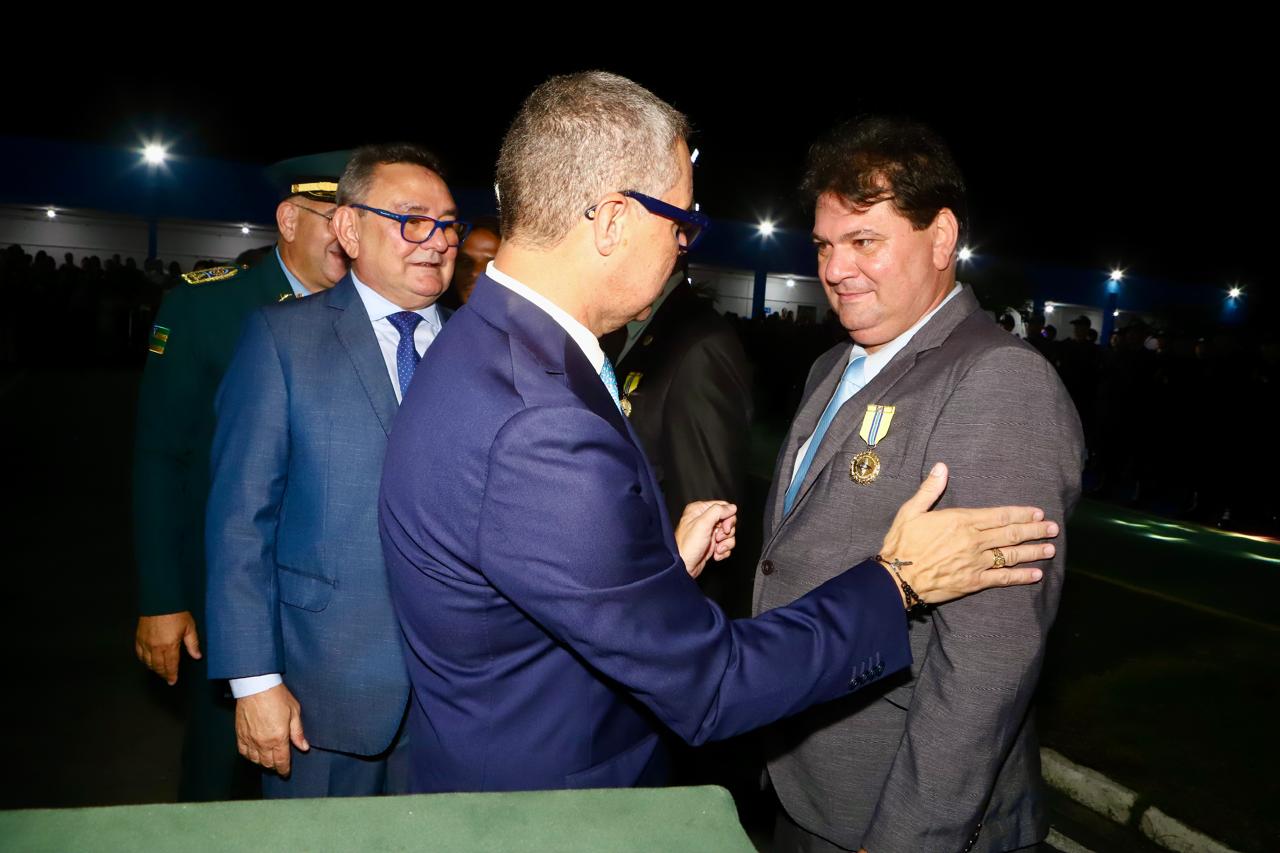 Vereador Miltinho Dantas é homenageado com a Medalha Quatro Tenentes pela Polícia Militar de Sergipe