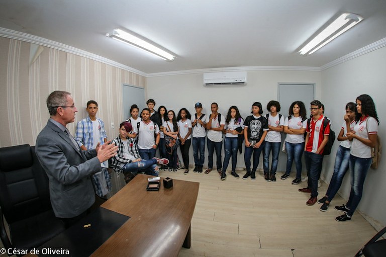 Câmara recebe alunos do Colégio Professor Paulo Freire 