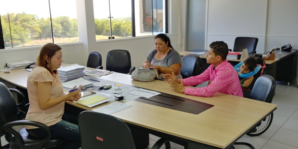 Vereador Palhaço Soneca ajuda menina com grave doença