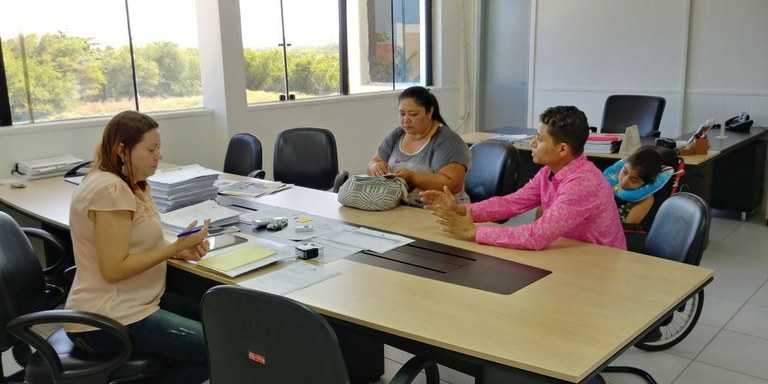 Vereador Palhaço Soneca ajuda menina com grave doença