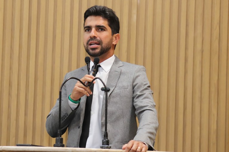 Vereador Pastor Diego vai na linha de frente em defesa do transporte alternativo