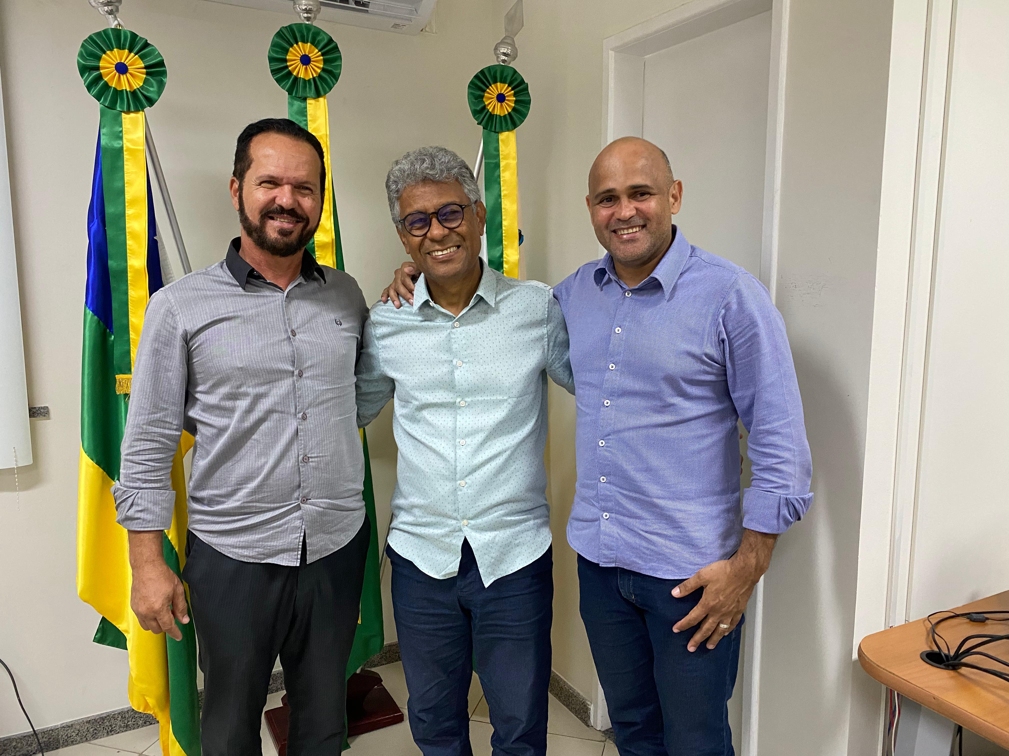 Vereador Pr. Alex Melo realiza visita à Prefeitura de Aracaju e reforça compromisso com transparência e fiscalização