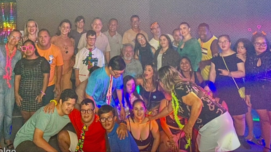 Vereador Rodrigo Fontes participa de noite especial na Balada Down 