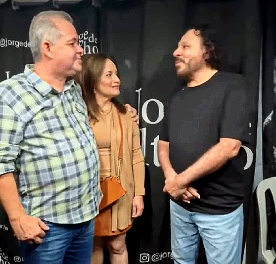 Vereador Rodrigo Fontes prestigia show de Jorge de Altinho no Forró Caju no Bugio 