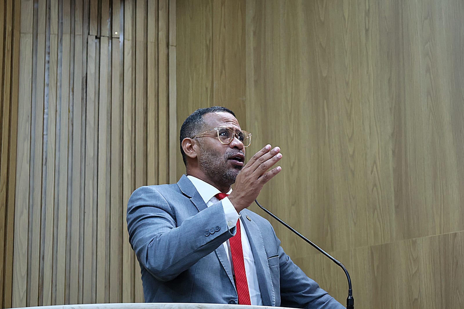 Vereador Sargento Byron denuncia falhas na cobertura para atendimento domiciliar por convênios de saúde 