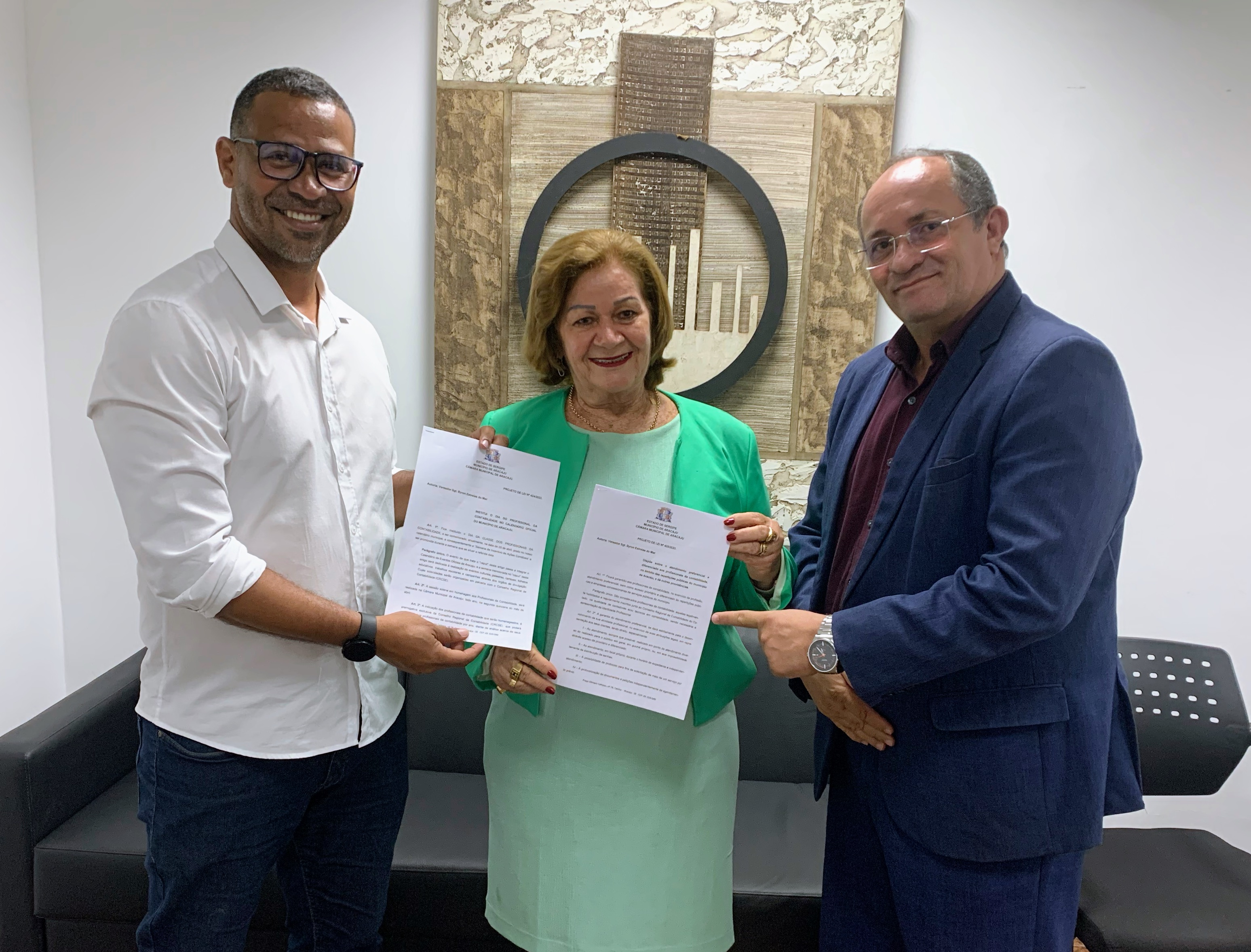 Vereador Sargento Byron dialoga com Conselho de Contabilidade e protocola projetos de lei  para a classe contábil