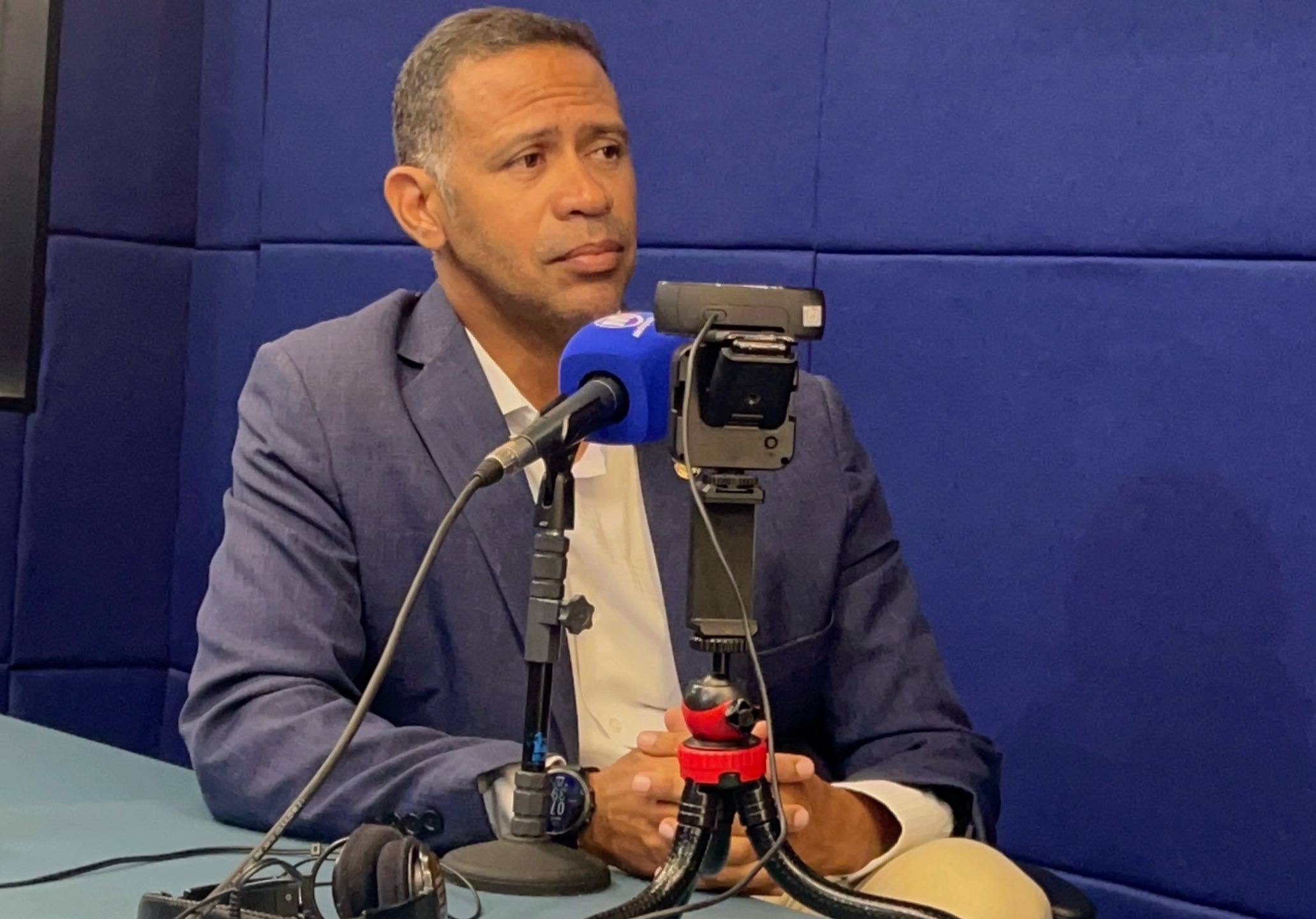 Vereador Sargento Byron fala sobre sua relação com Emília Corrêa e Fábio Mitidieri 