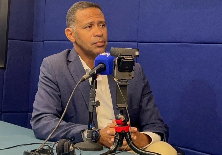 Vereador Sargento Byron fala sobre sua relação com Emília Corrêa e Fábio Mitidieri 