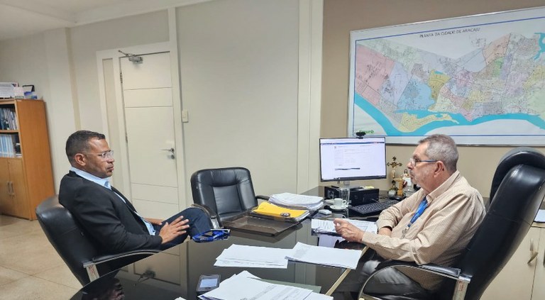 Vereador Sargento Byron leva pautas para a Emurb