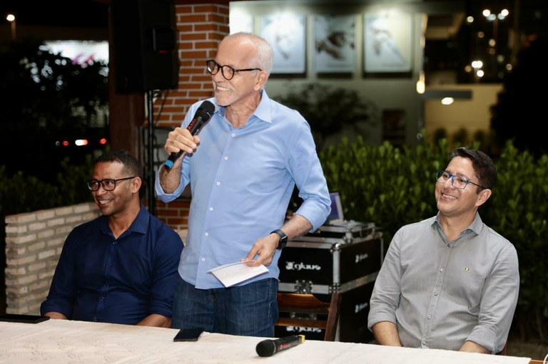 Vereador Sargento Byron parabeniza movimento em prol da construção de praça no bairro Jardins