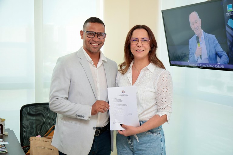 Vereador Sargento Byron pontua demandas da população aracajuana junto à deputada Katarina Feitoza