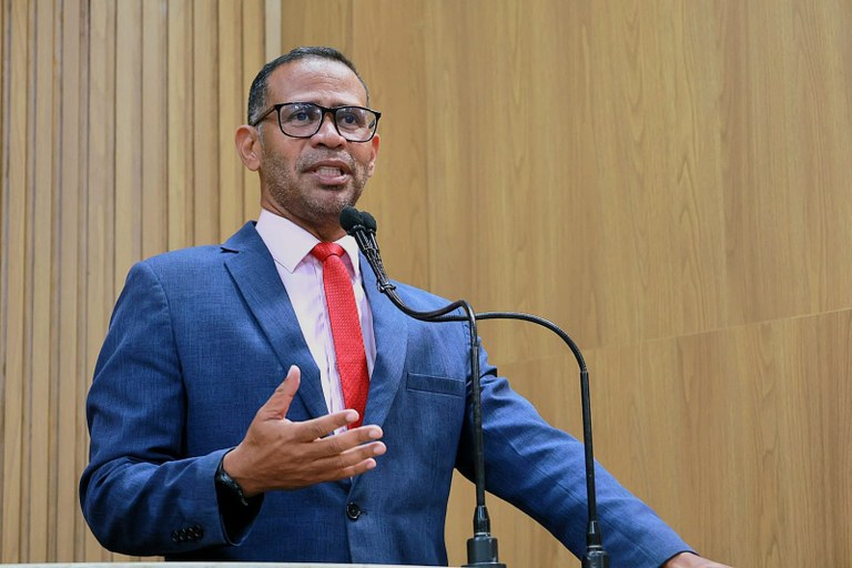 Vereador Sargento Byron reforça urgência de serviços de limpeza e desobstrução de galerias pluviais 