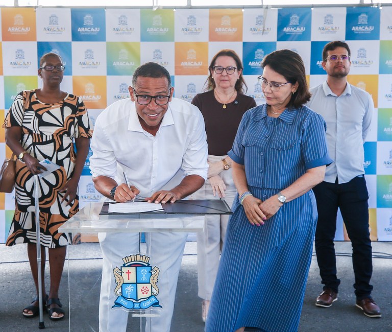 Vereador Sargento Byron representa senador Alessandro Vieira em solenidade de ordem de serviço da primeira Residência Inclusiva de Aracaju 