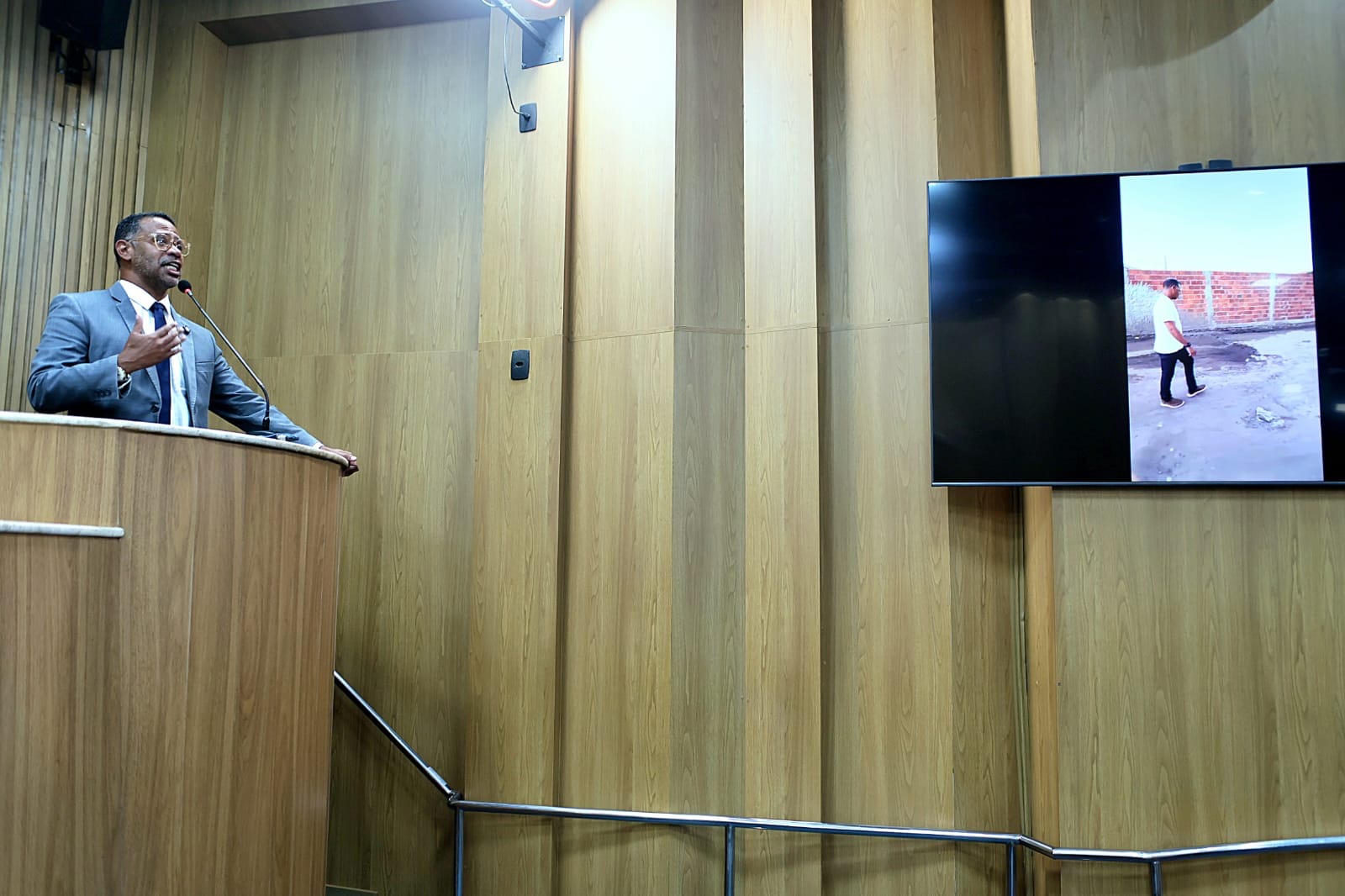 Vereador Sargento Byron retoma cobranças por realização de serviços públicos no Robalo