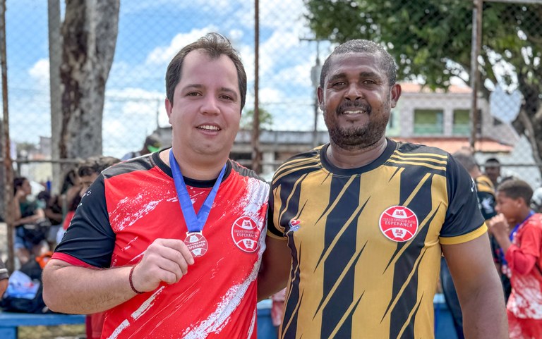 Vereador Sávio Neto prestigia confraternização da Escolinha Nova Esperança no Bugio 