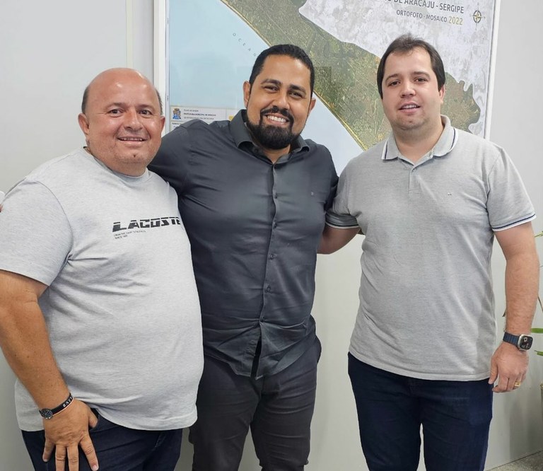 Vereador Sávio visita Emsurb e entrega solicitações 