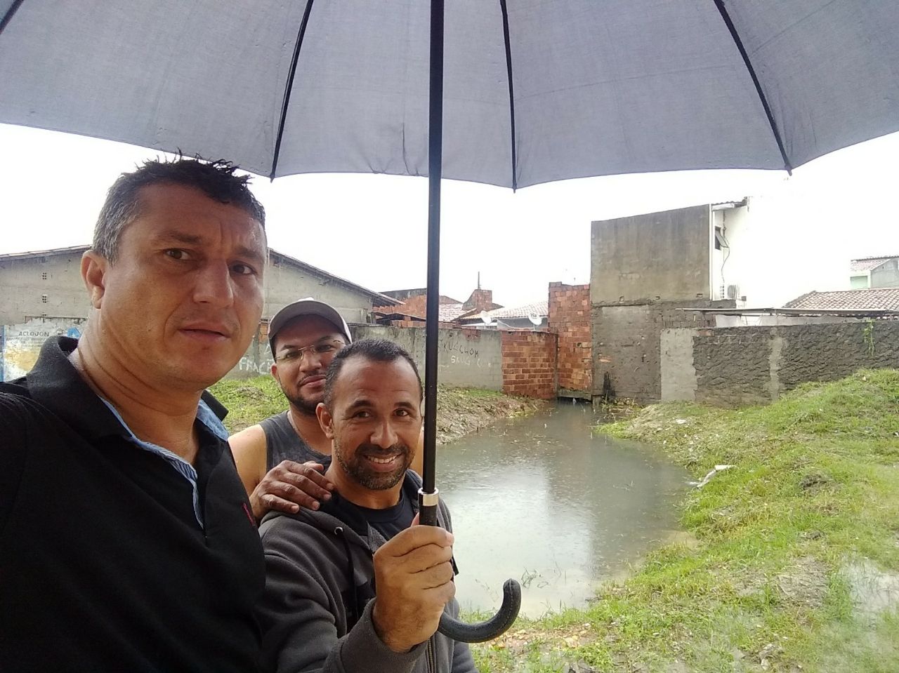 Vereador se compromete e pede solução para alagamentos em loteamento