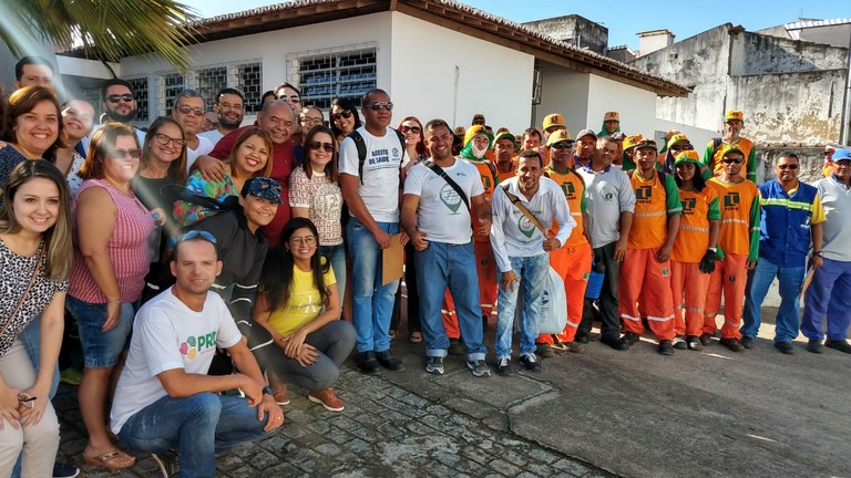 Vereador Seu Marcos acompanha mutirão de combate à dengue no Santo Antônio