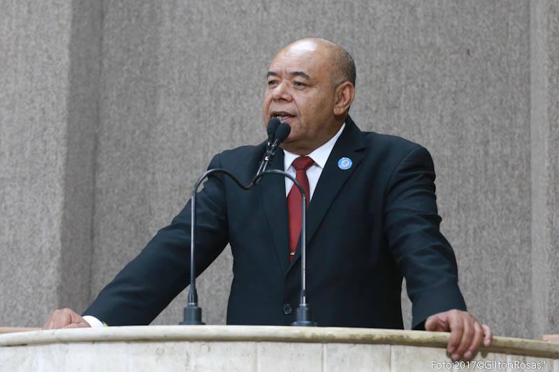 Vereador Seu Marcos denuncia descaso no Nestor Piva