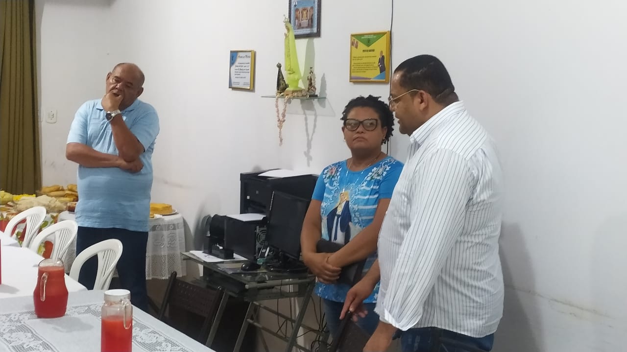 Vereador Seu Marcos recebe grupo católico do Bugio