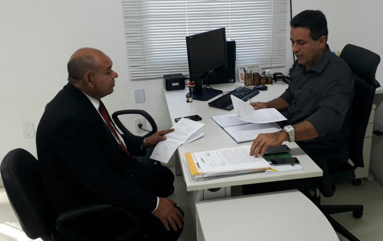 Vereador Seu Marcos visita Emsurb para levar reivindicações